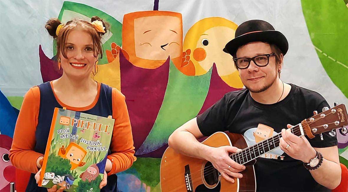 Metsämarja ja Antti esittelevät uutta "Pidä metsä siistänä kirjaa"