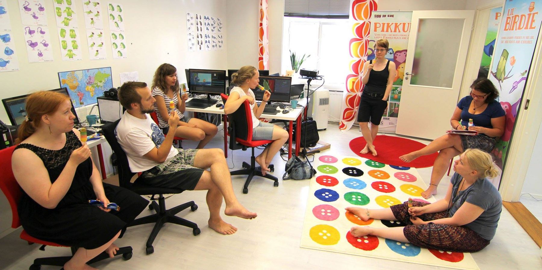 Pikkuli kulissien takana tiimin kokous